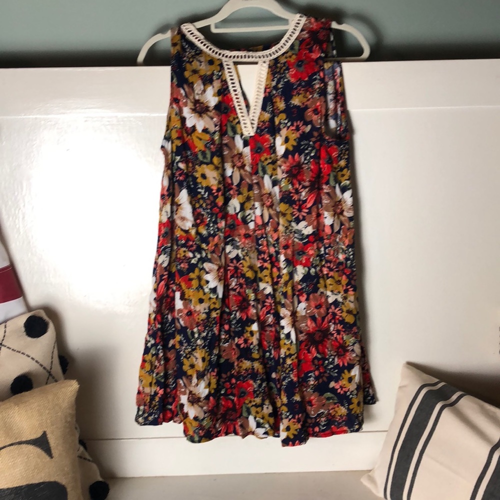 NWT Floral shift dress sz S